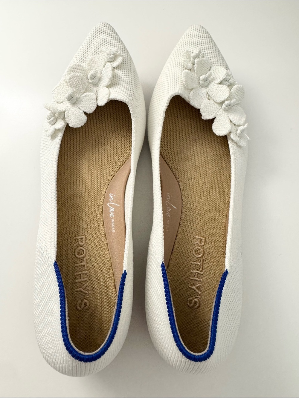 Rothys The Petal Point II in White Flowers Size 6
